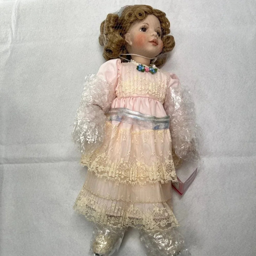 1998 Ashton-Drake "Melissa" Porcelain Doll Victorian Vanity Collection w/ Stool - Picture 3 of 9
